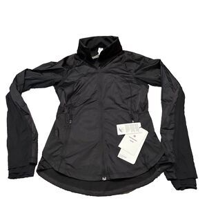 Lululemon Woman's Goal Smasher Jacket with Stowable Hood Size XS NWT